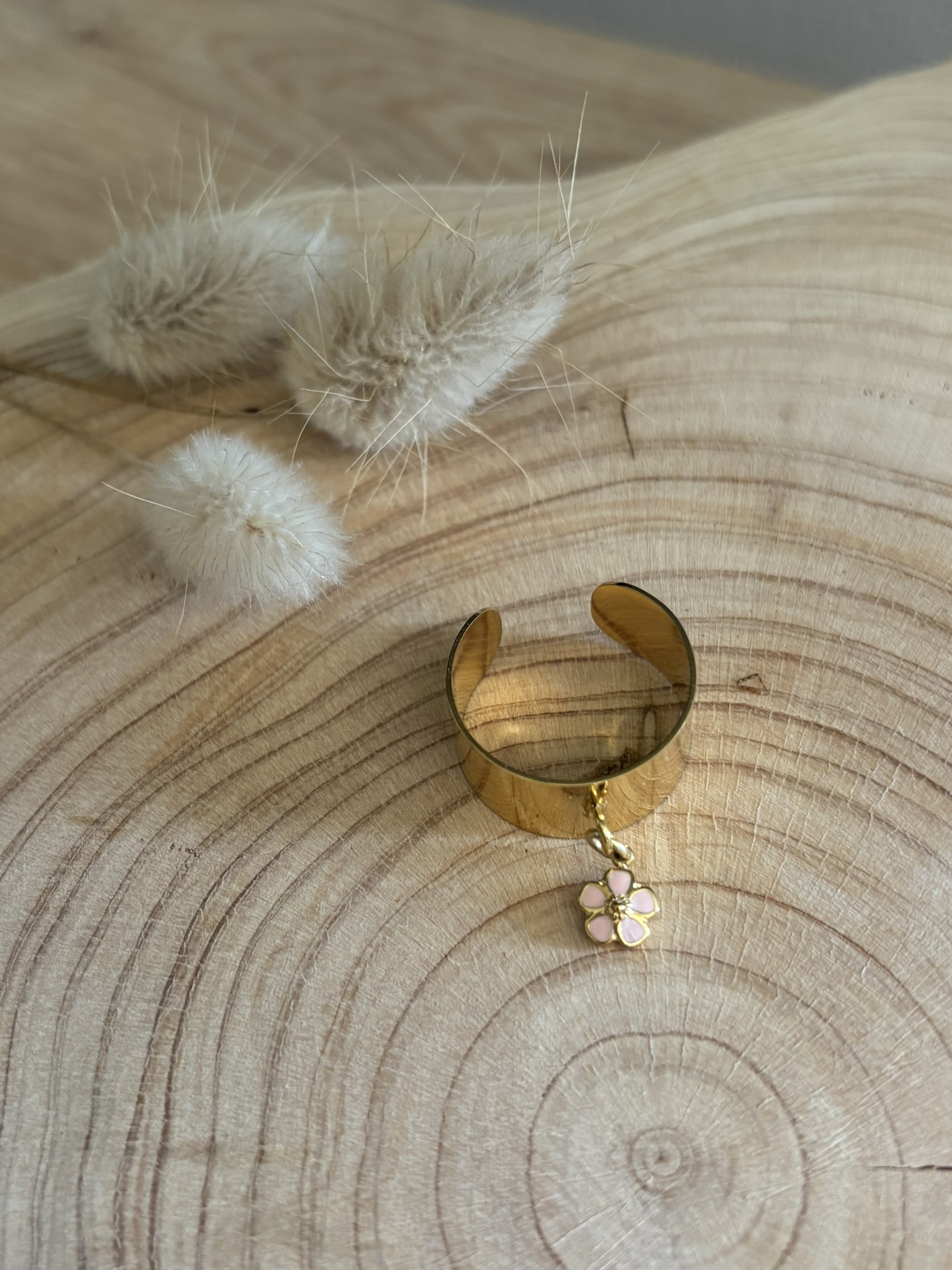 Bague breloque fleur rose